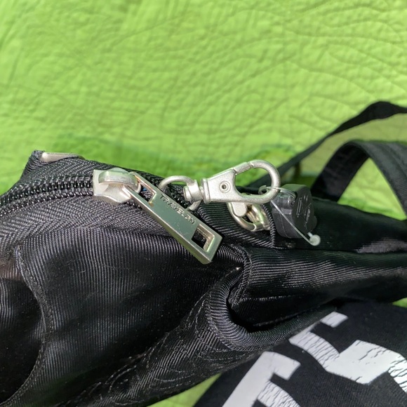 Travelon Slim Crossbody - Picture 6 of 7